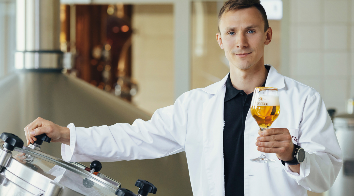 Mazliet sarucis pieprasījums pēc alus, bet izaugsmi sniedz bezalkoholiskie dzērieni